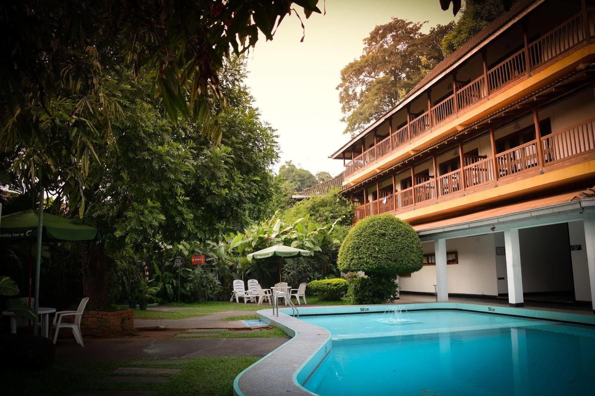 Hotel Hilltop Kandy Exterior foto
